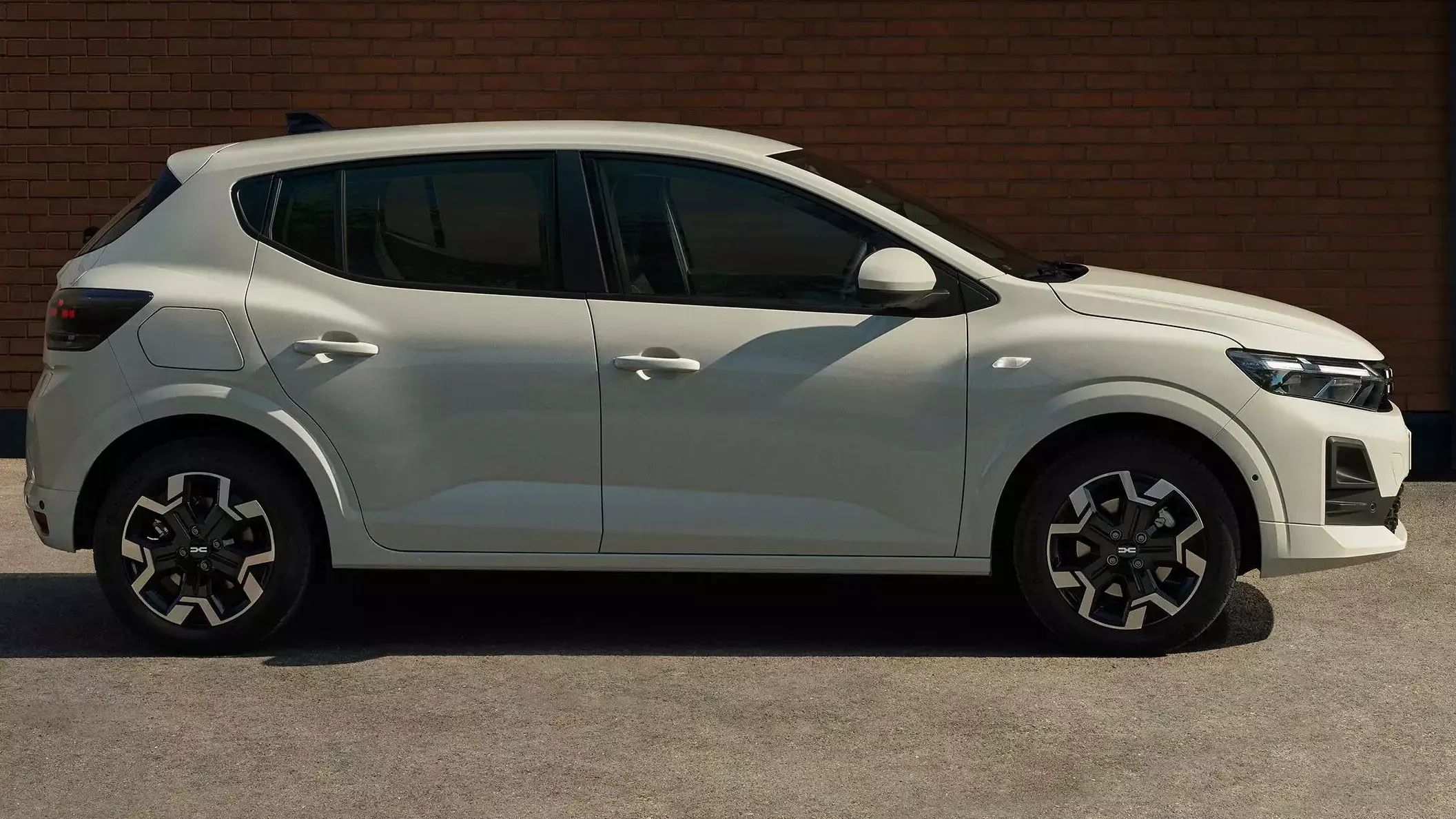 dacia-sandero-diesel-rental-agadir