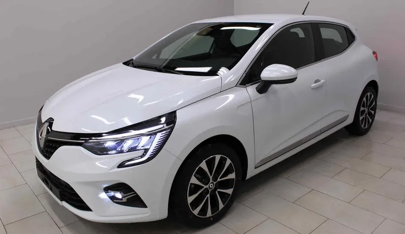 renault-clio-5-diesel-rental-agadir
